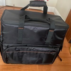 XL traveling ice chest with straps to wear as a backpack